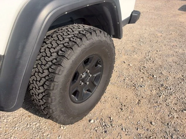 Used 2021 White Jeep Mojave image 26