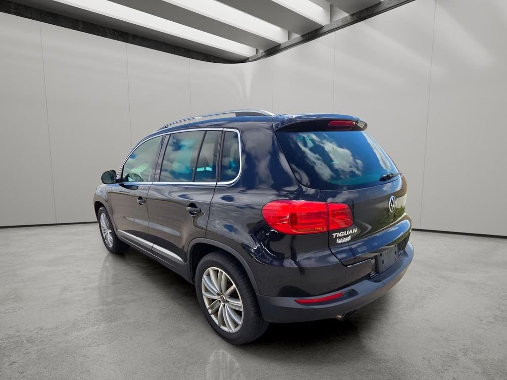 Used 2013 Deep Black Metallic Volkswagen SE image 3