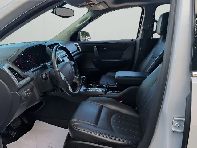 Used 2017 White GMC Limited image 10