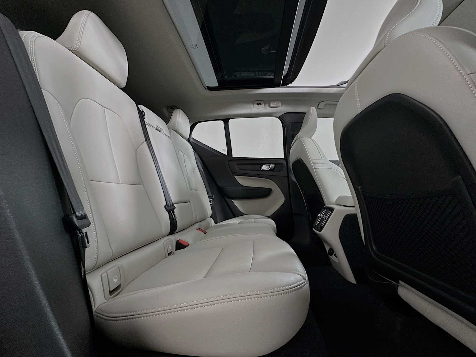 2026 Volvo XC40 Ultra - Photo 26