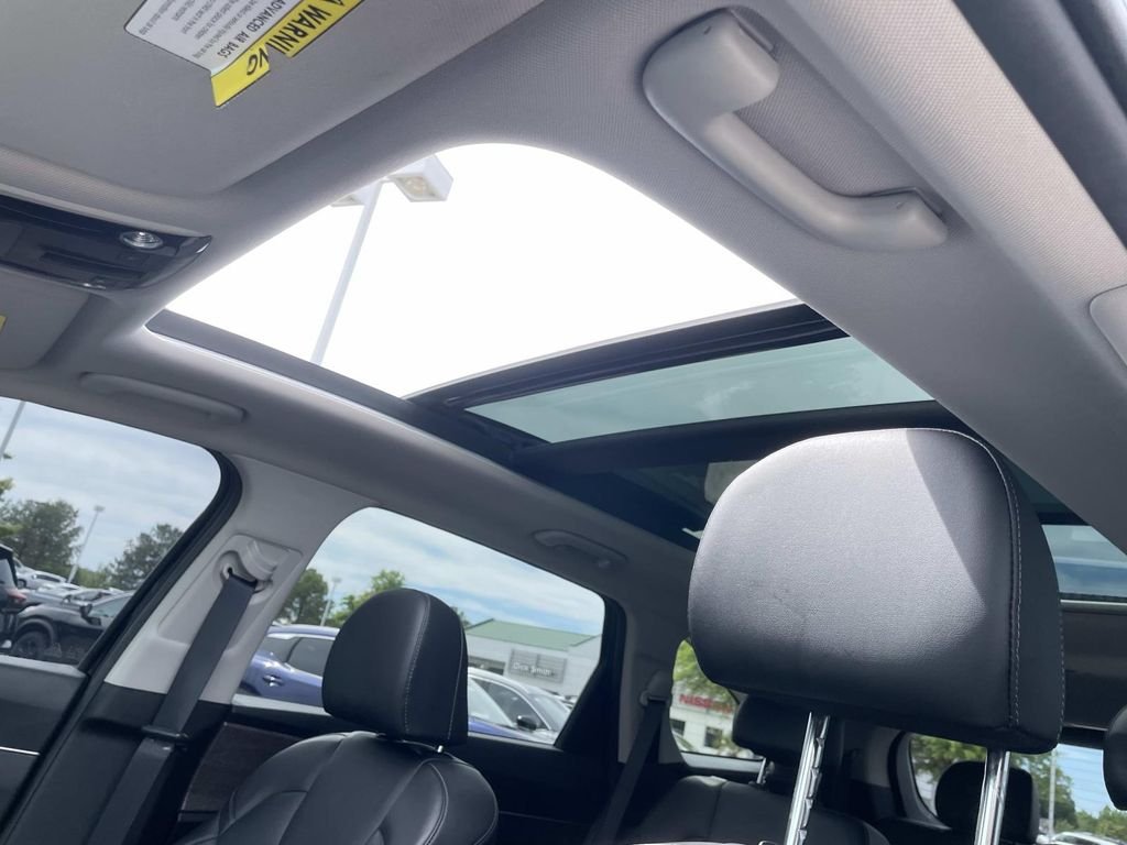 Used 2023 Black Kia EX image 19