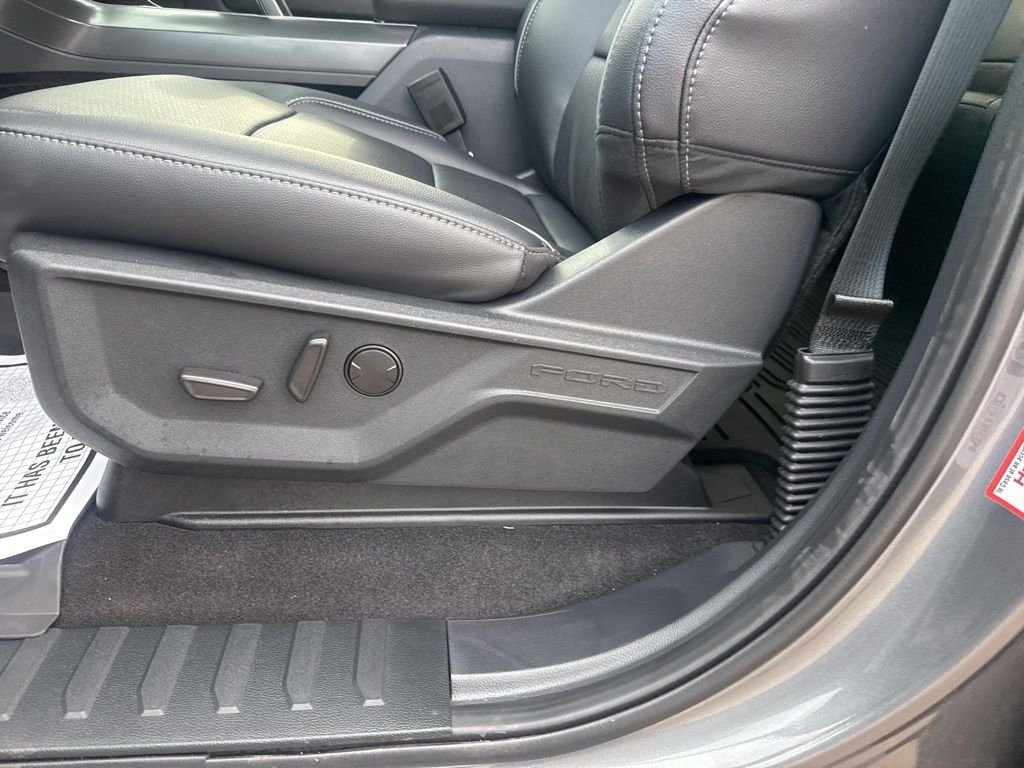 New 2026 Carbonized Gray Metallic Ford Lariat image 15