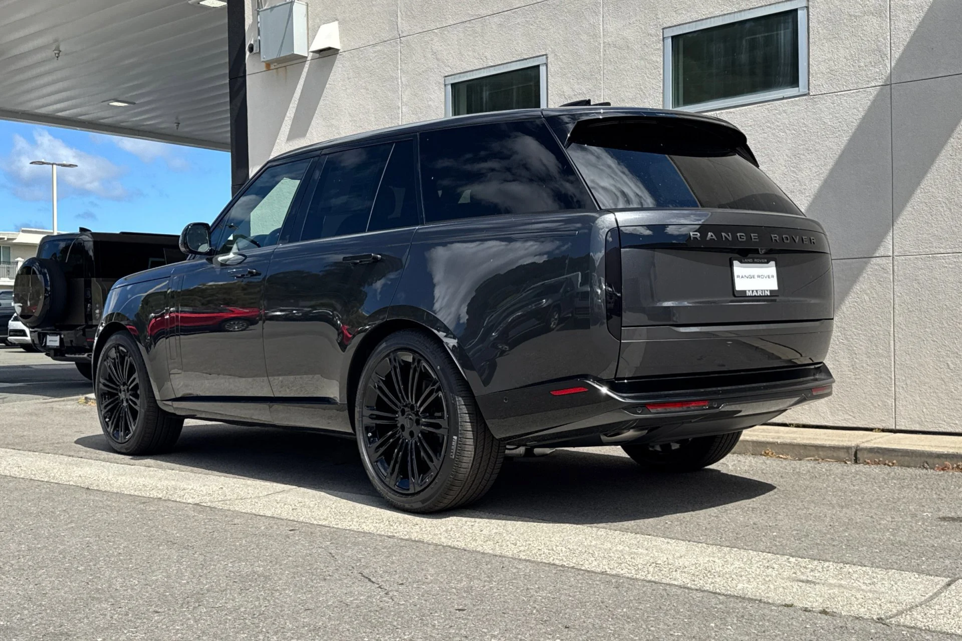 New 2026 Carpathian Grey Land Rover SE image 6