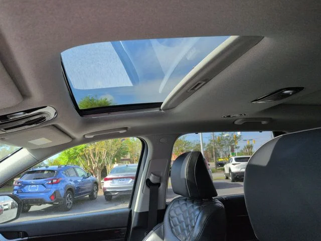 Used 2021 Green Hyundai Limited image 17