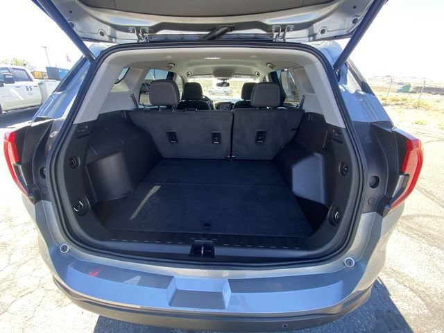 Used 2023 Sterling Metallic GMC SLE image 22