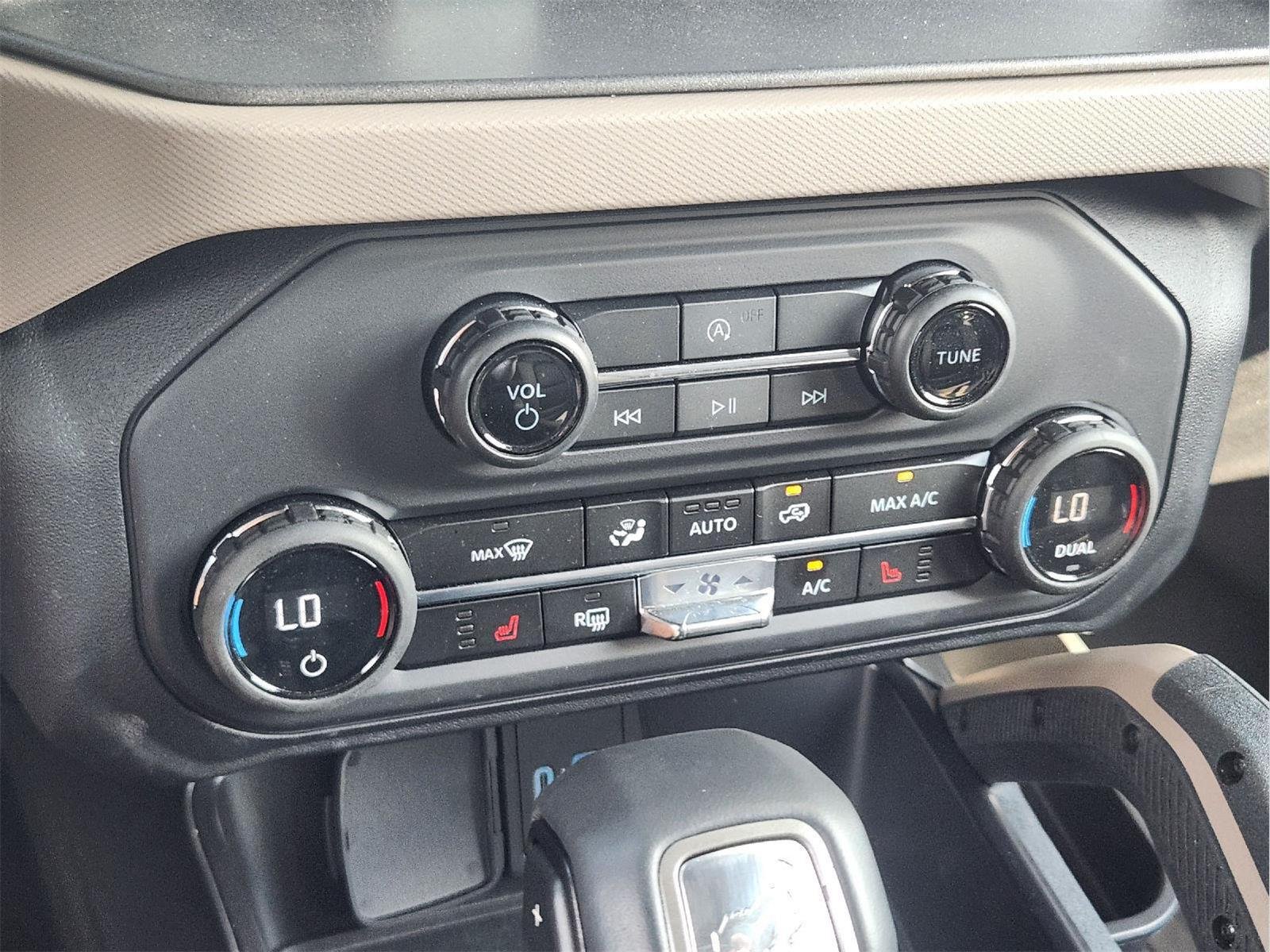 Used 2024 Azure Gray Metallic Tri-Coat Ford Big Bend image 18