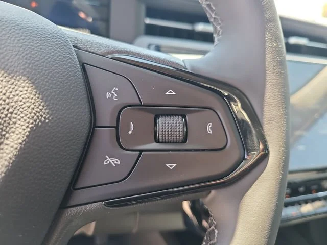 New 2027 Summit White Chevrolet LT image 24