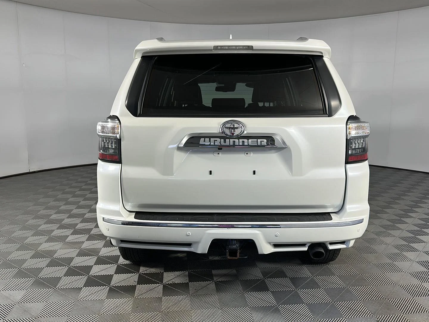Used 2023 Blizzard Pearl Toyota Limited image 18