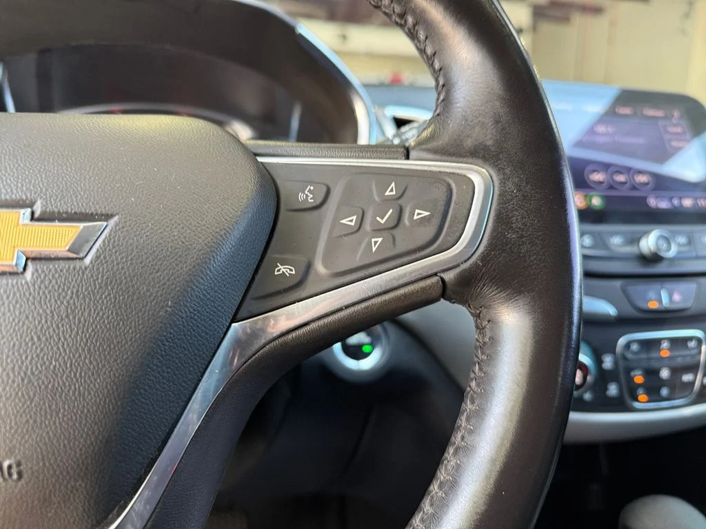 Used 2022 Gray Chevrolet LT image 25