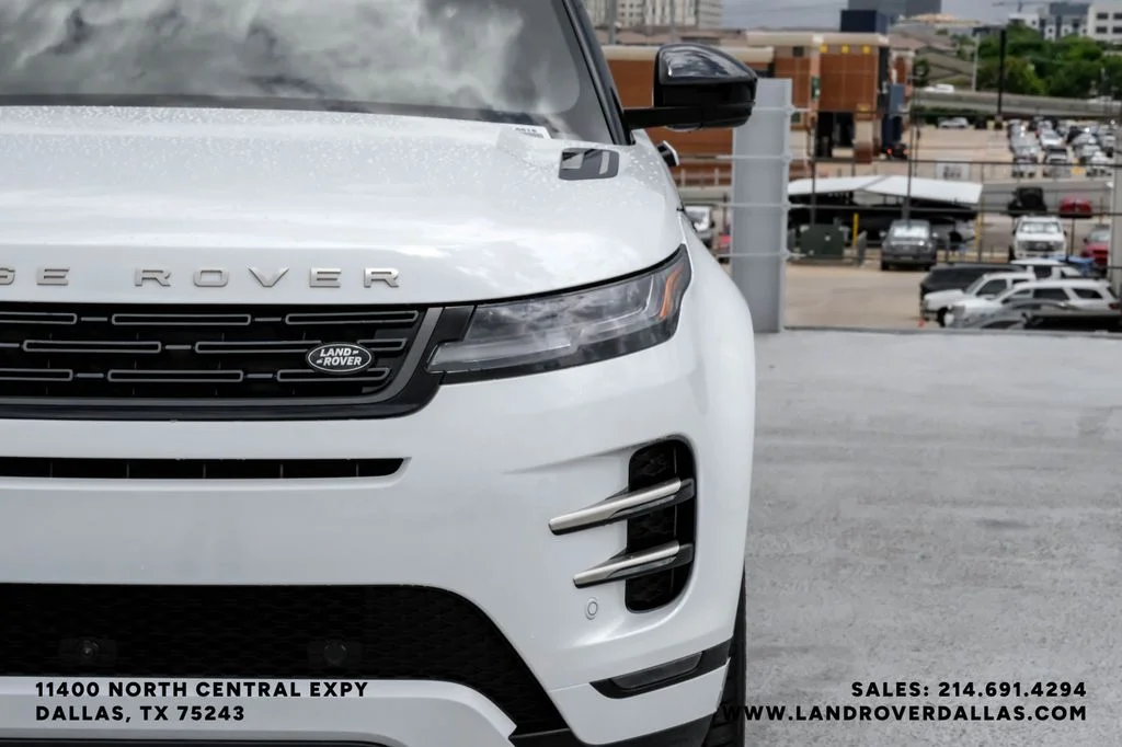New 2026 Ostuni Pearl Wht Prem Met Land Rover Hoxton Edition image 42