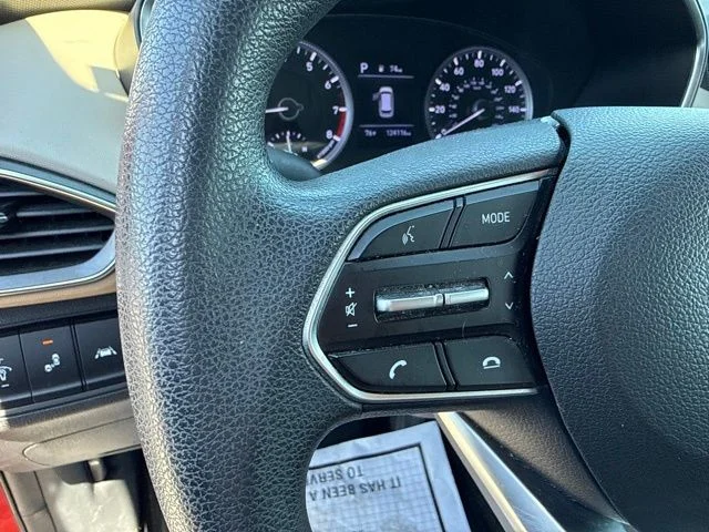 Used 2019 Red Hyundai SE image 17