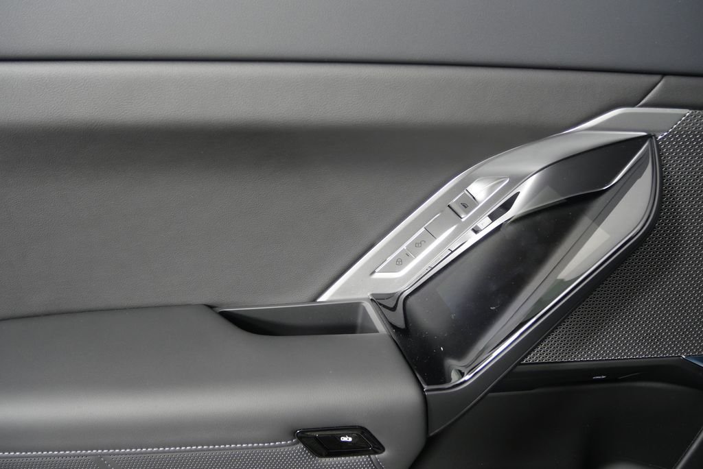 2025 BMW i7 50 - Photo 13