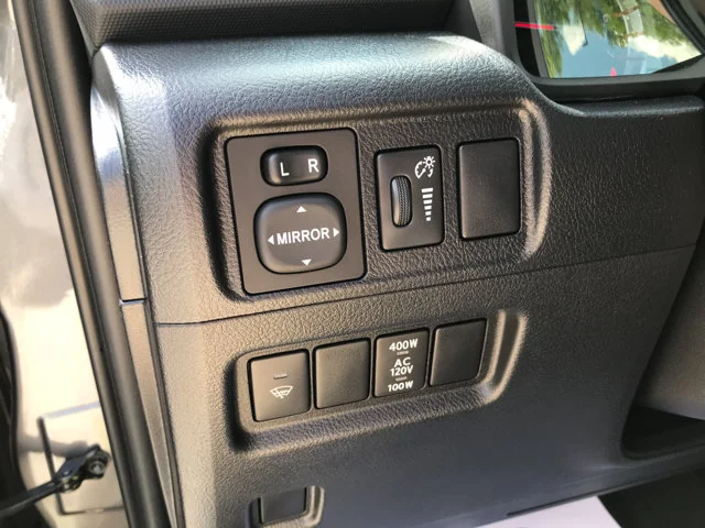 Used 2018 Magnetic Gray Metallic Toyota SR5 Premium image 13