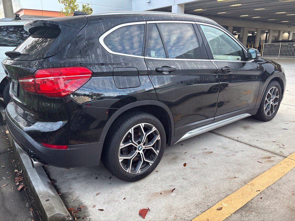 Used 2021 Jet Black BMW sDrive28i image 5