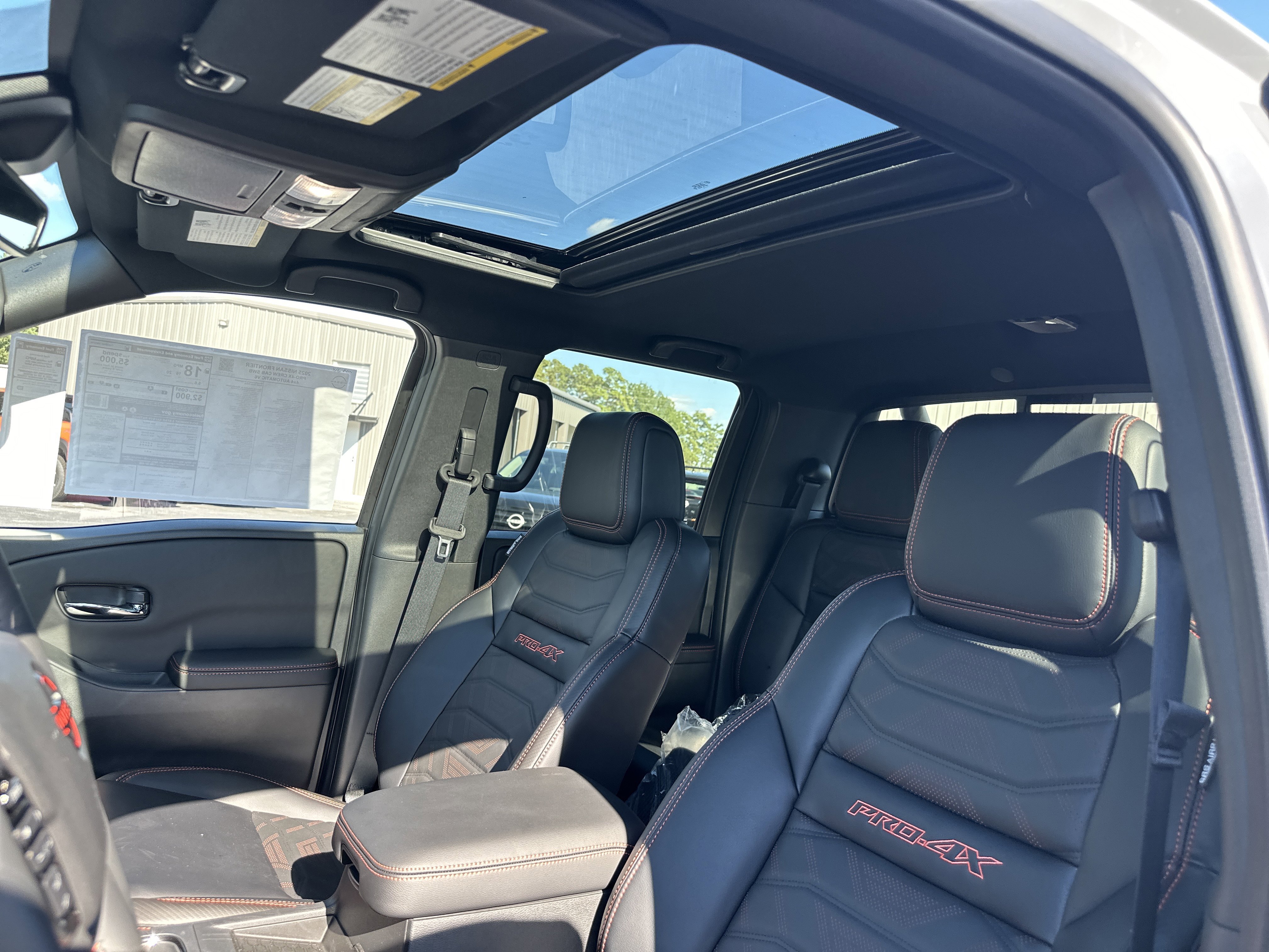 2025 Nissan Frontier PRO-4X - Photo 33