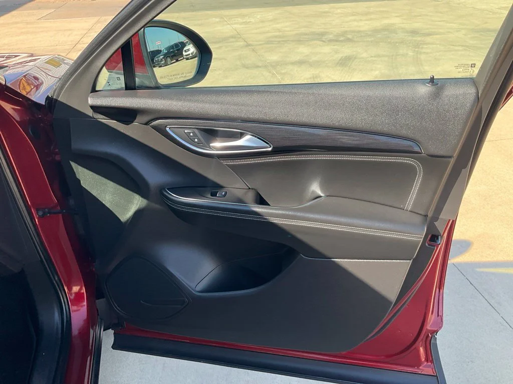 Used 2022 Red Buick Preferred image 31