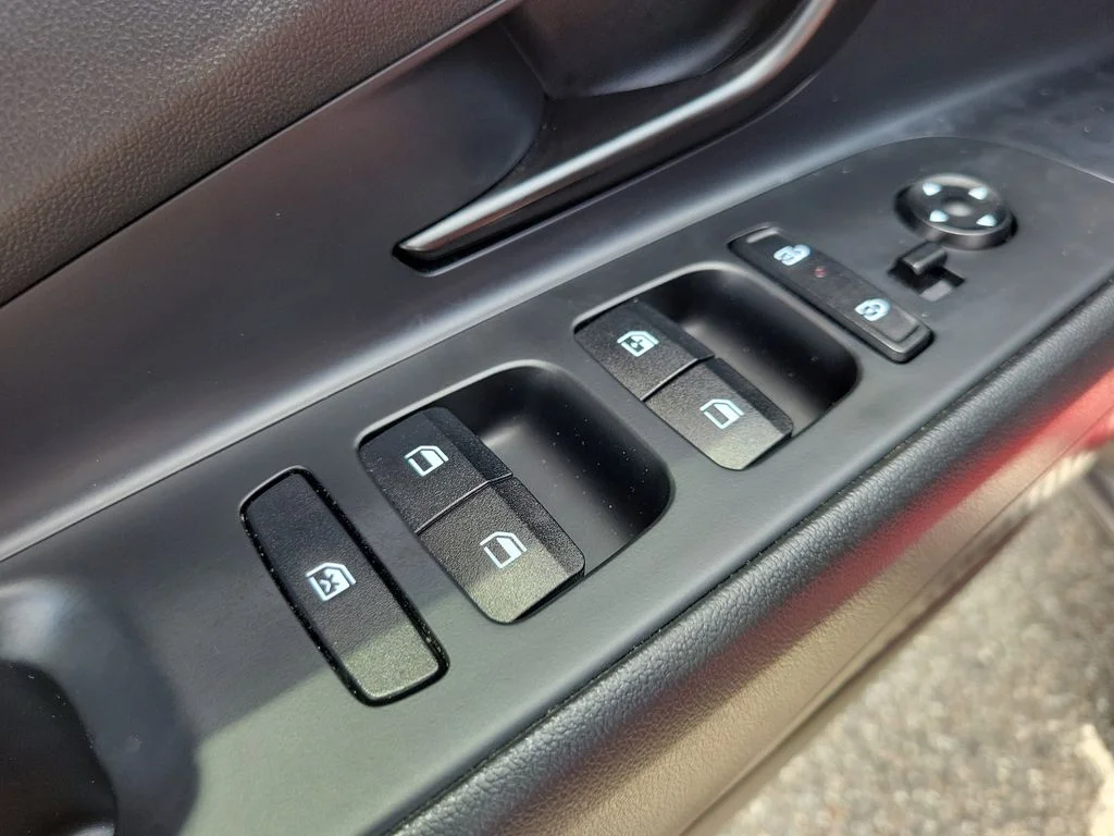 Used 2025 Red Hyundai Base image 16