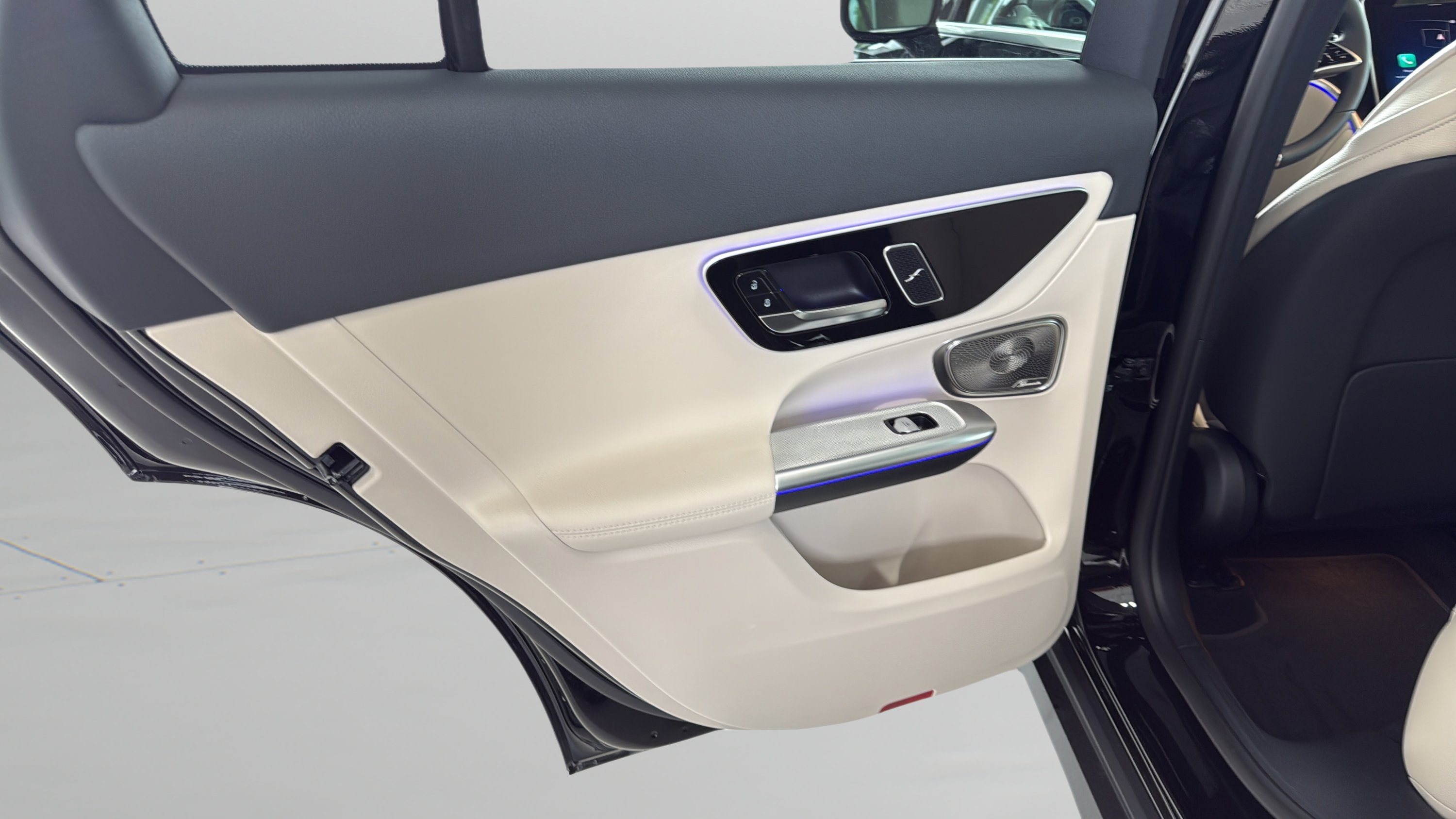 New 2026 Black Mercedes-Benz GLC 300 image 18