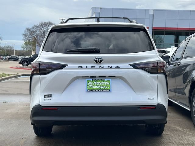 New 2026 Wind Chill Pearl <sup>1</sup> Toyota  XLE image 4