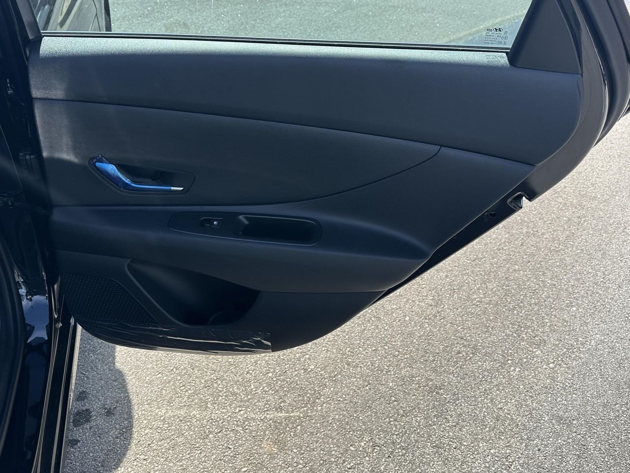 New 2026 Abyss Black Hyundai SE image 15