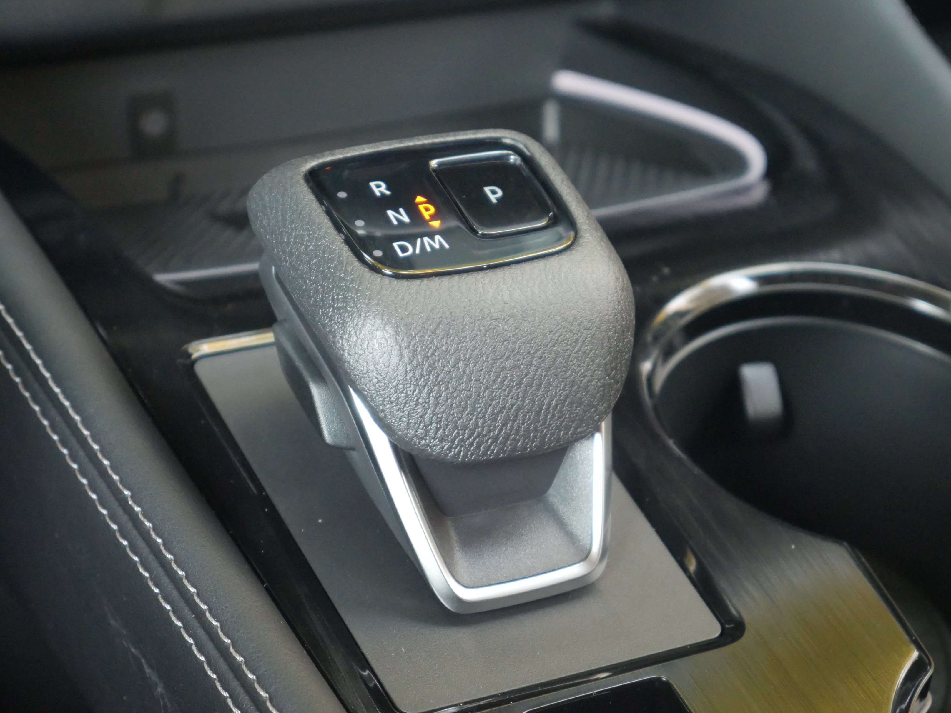 New 2026 Everest White Pearl TriCoat / Super Black Two-tone Nissan Platinum image 14