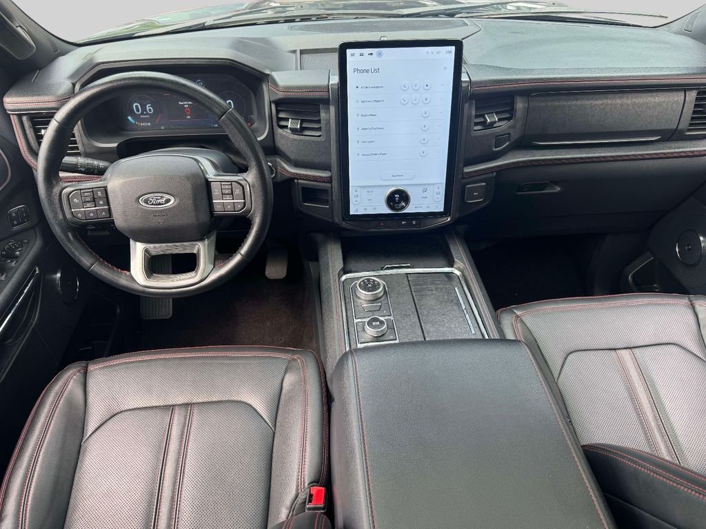 Used 2022  Ford Limited image 13
