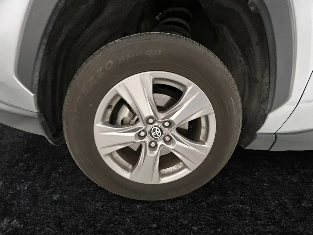 Used 2024 Silver Toyota XLE image 27