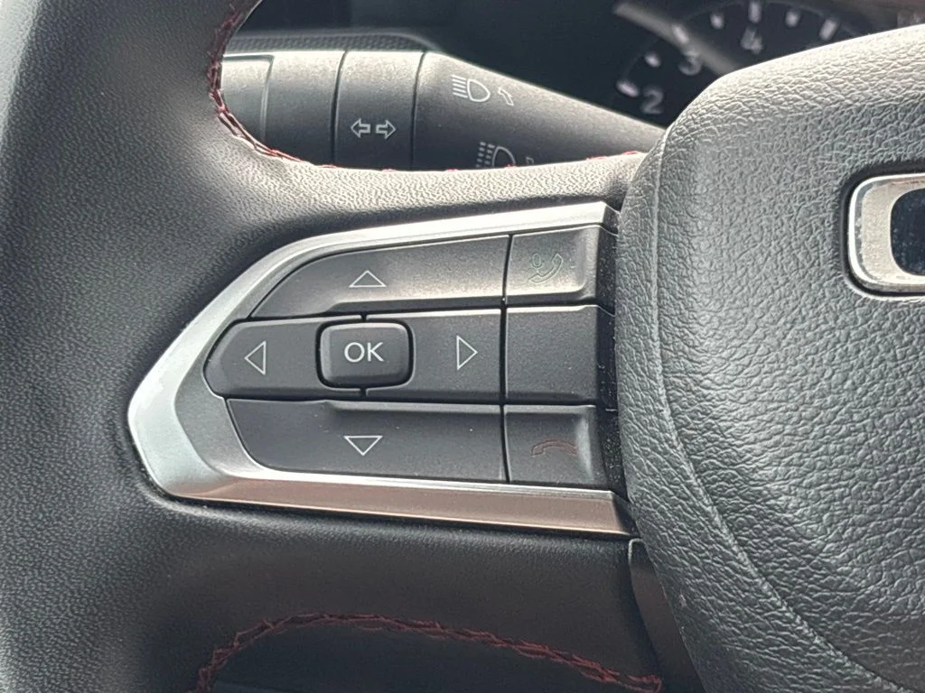 Used 2024 White Jeep Trailhawk image 21