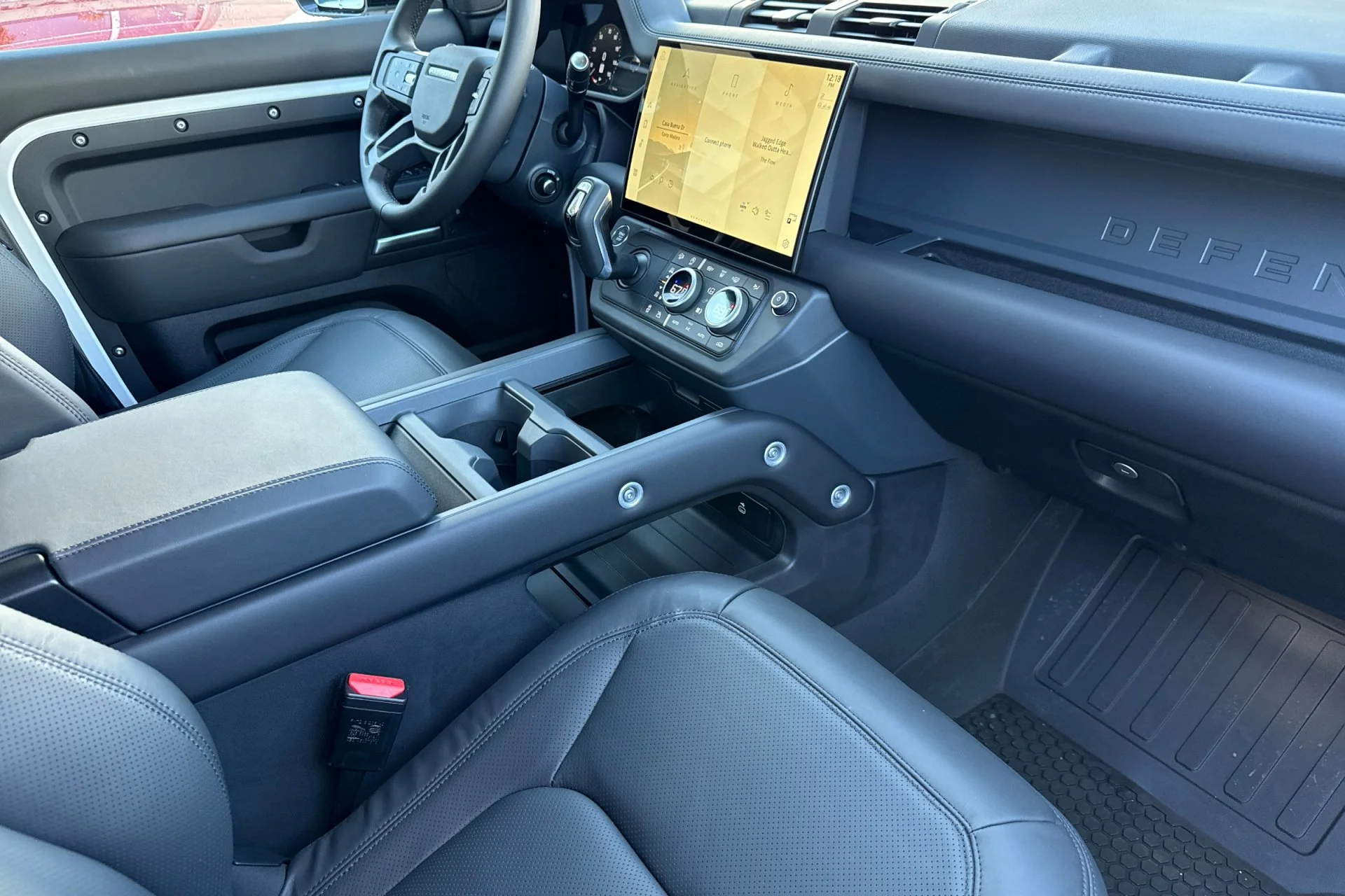 New 2026 Fuji White Land Rover X-Dynamic SE image 18