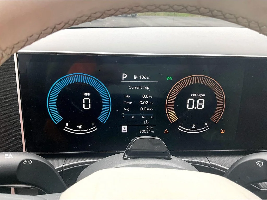 Used 2025 Red Hyundai SEL image 19