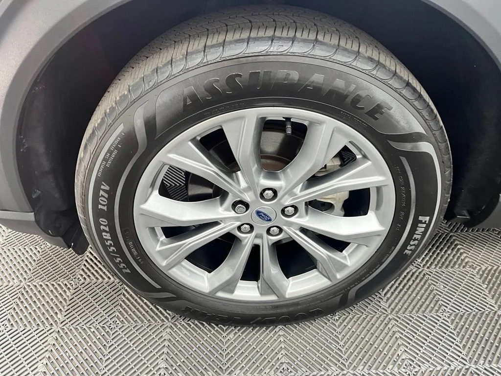 Used 2022 Silver Ford Limited image 17