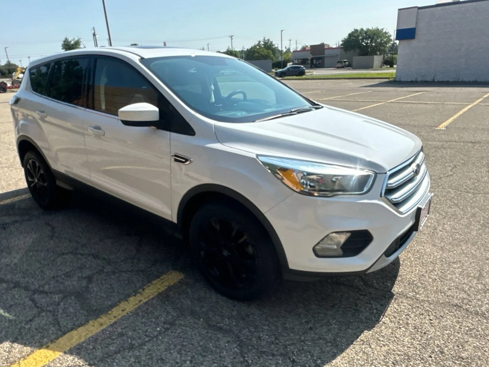Used 2017 Oxford White Ford SE image 16