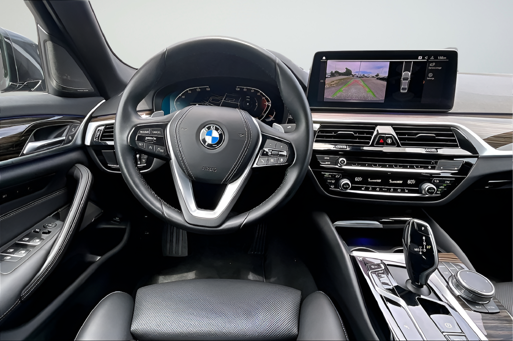 Used 2023 Gray BMW 540i image 7