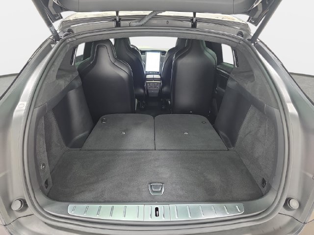 Used 2018 Black Tesla  image 33
