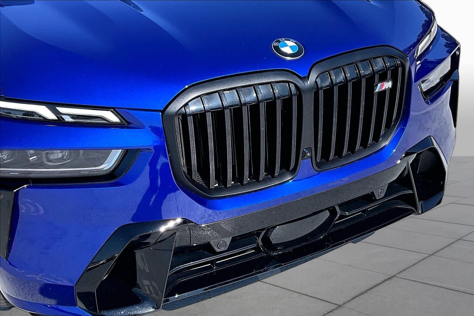 Used 2026 Marina Bay Blue Metallic BMW M60i image 30