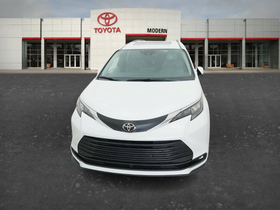 New 2026 Wind Chill Pearl Toyota XLE image 6