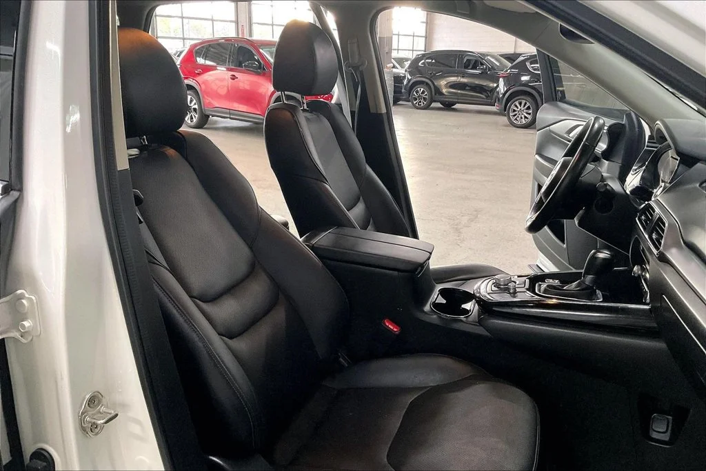 Used 2023 White Mazda Touring image 6