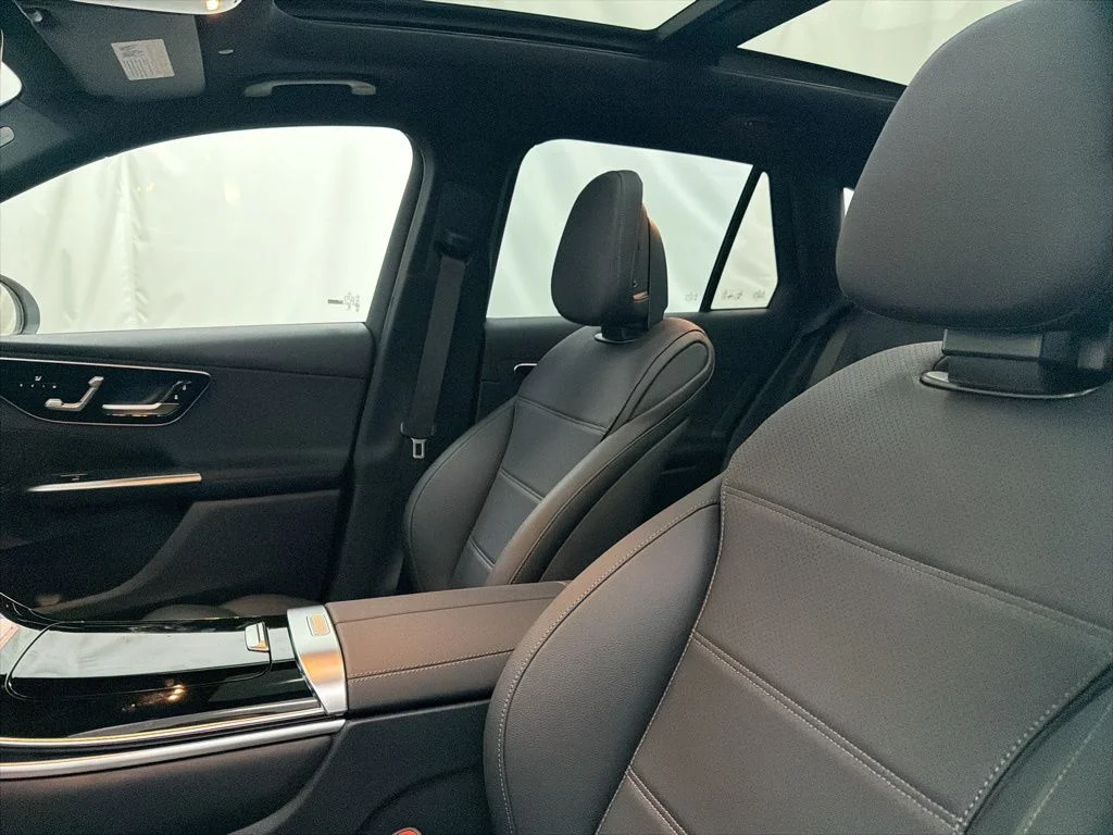 Used 2026 White Mercedes-Benz GLC 300 image 13