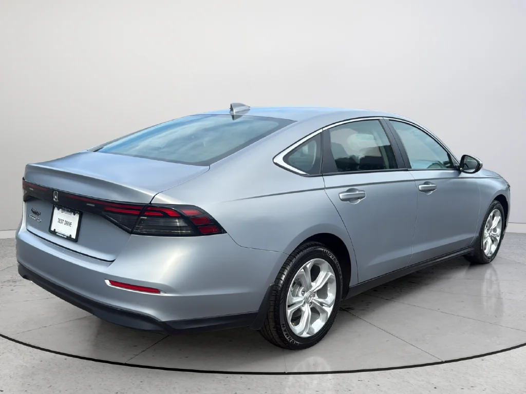 2024 Honda Accord LX - Photo 6