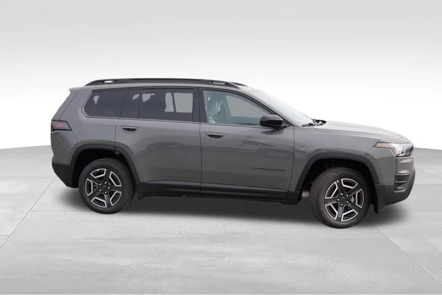 New 2026 Sting-Gray Clear-Coat Exterior Paint Jeep Laredo image 2