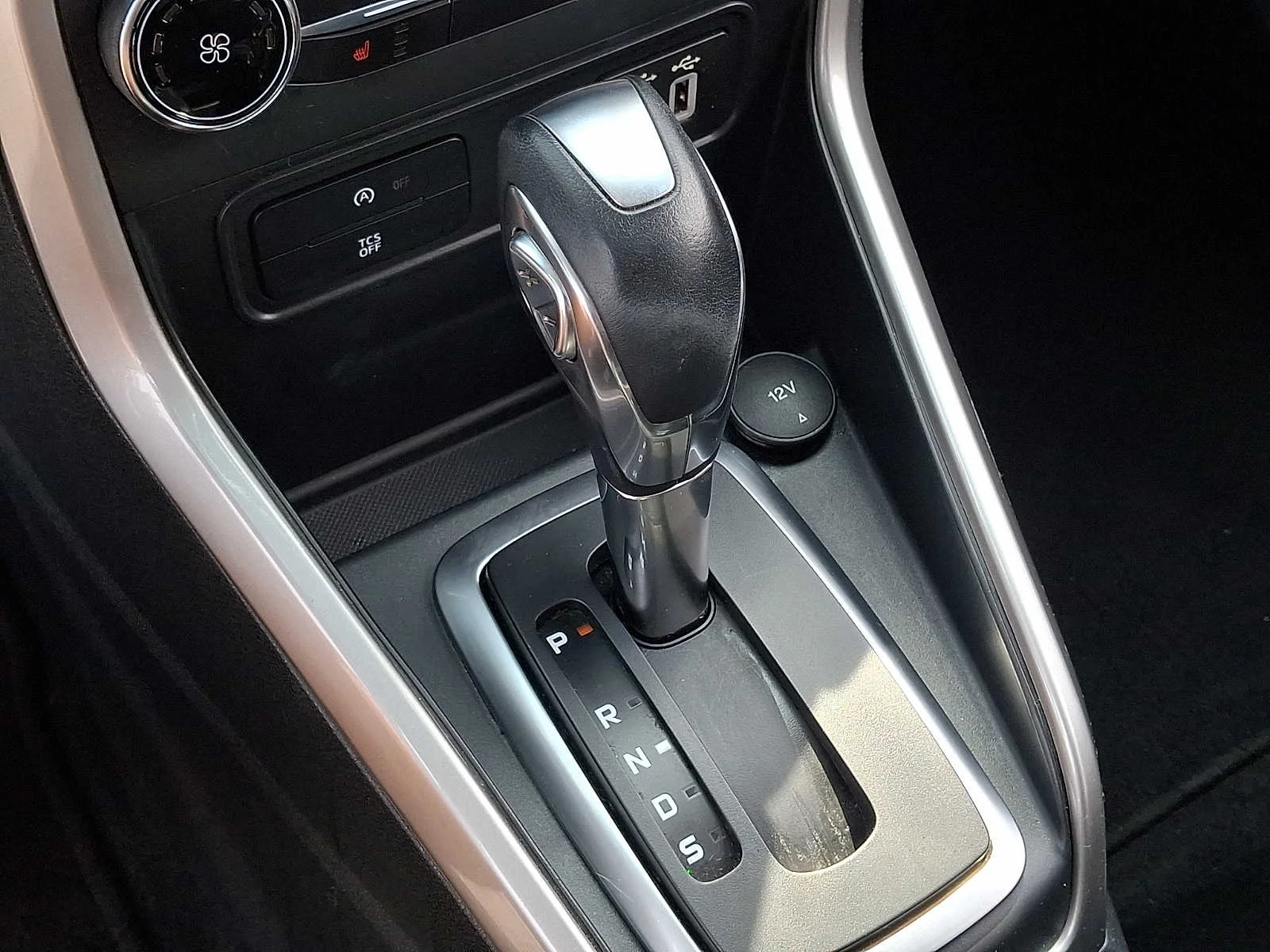 Used 2018 Gray Ford Titanium image 15