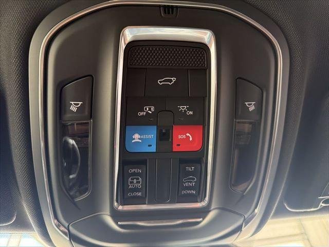 New 2026 Silver Zynith Exterior Paint Jeep Laredo image 29