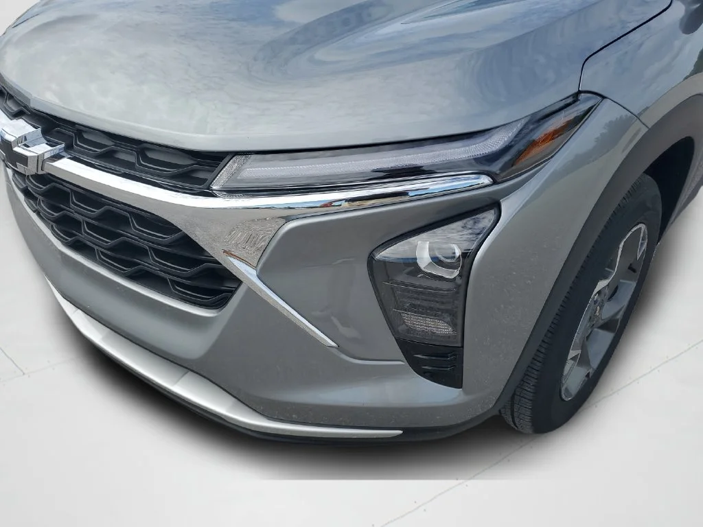 Used 2024 Sterling Gray Metallic Chevrolet LT image 24