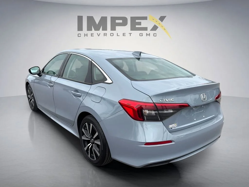 Used 2023  Honda EX image 3