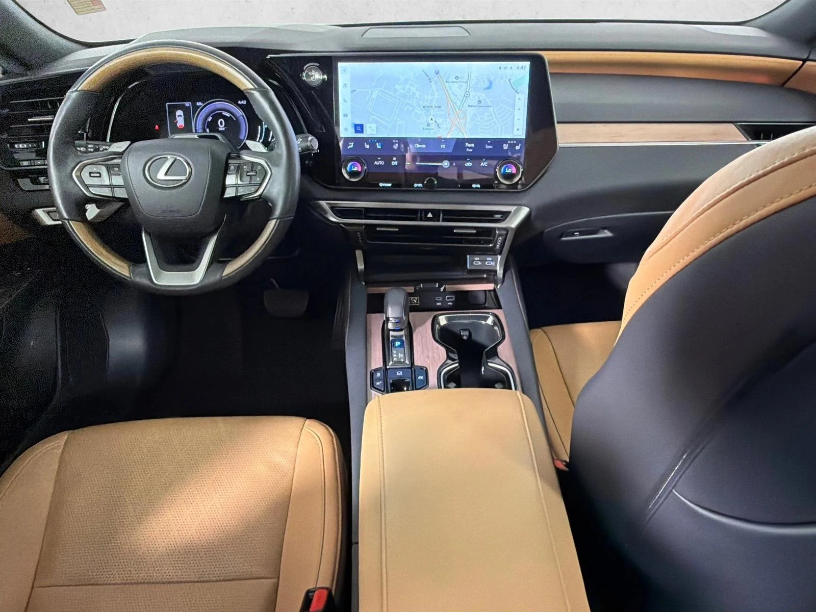 Used 2023 White Lexus RX 350h image 25
