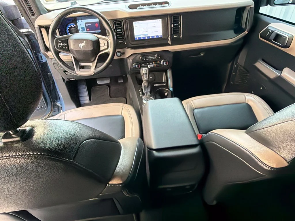 Used 2023 Azure Gray Metallic Ford Wildtrak image 13
