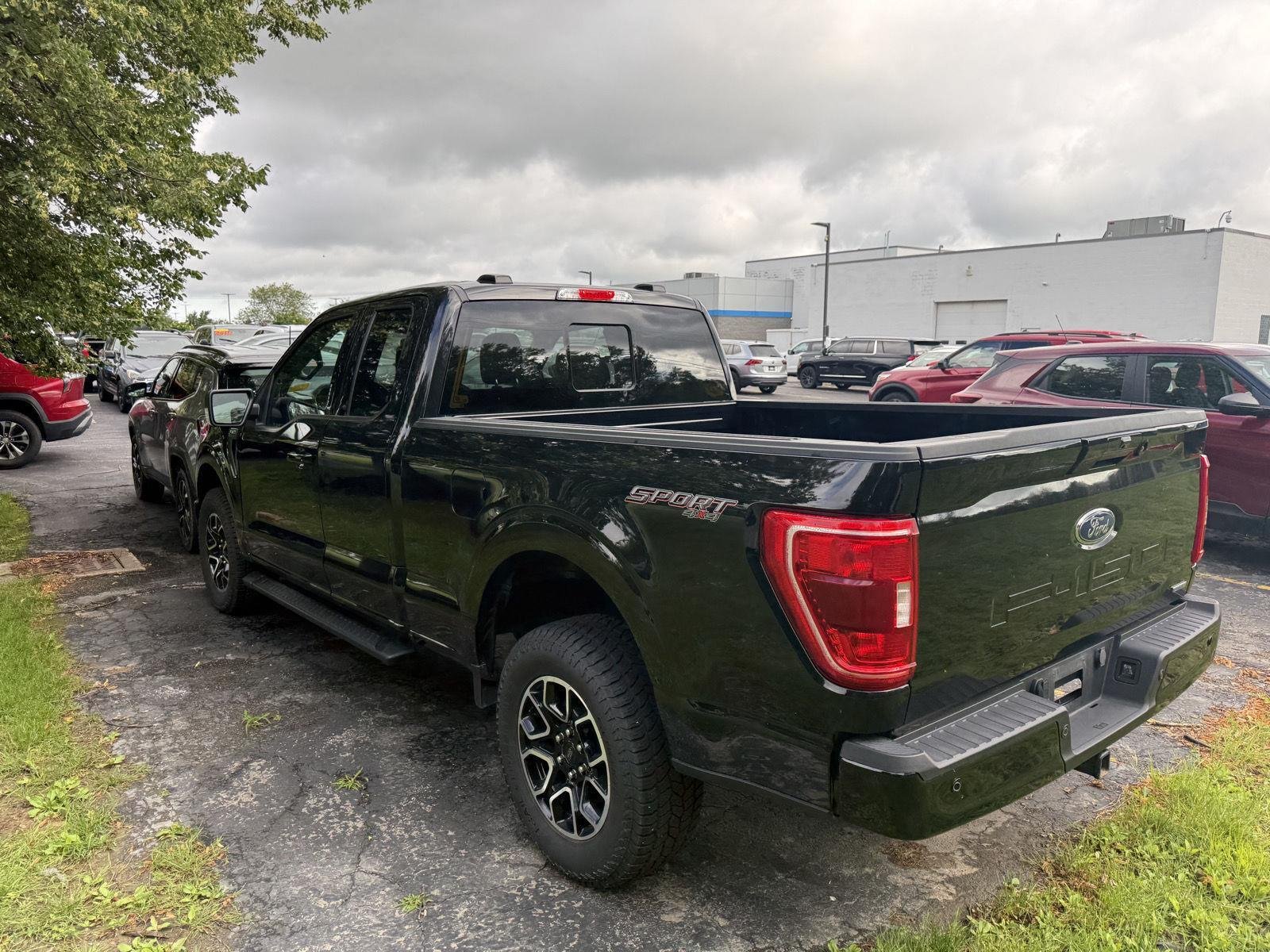 Used 2023 Agate Black Ford XLT image 2