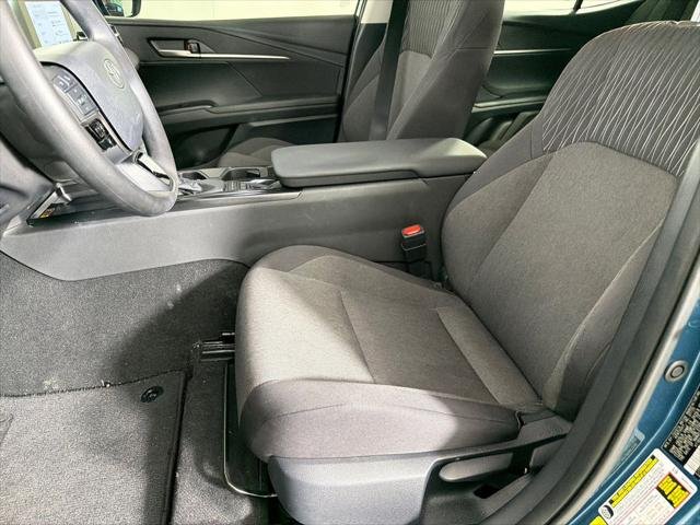 Certified Used 2025 OCEAN GEM Toyota  image 9