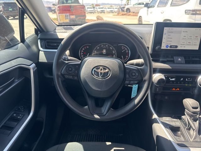 2024 Toyota RAV4 LE - Photo 15