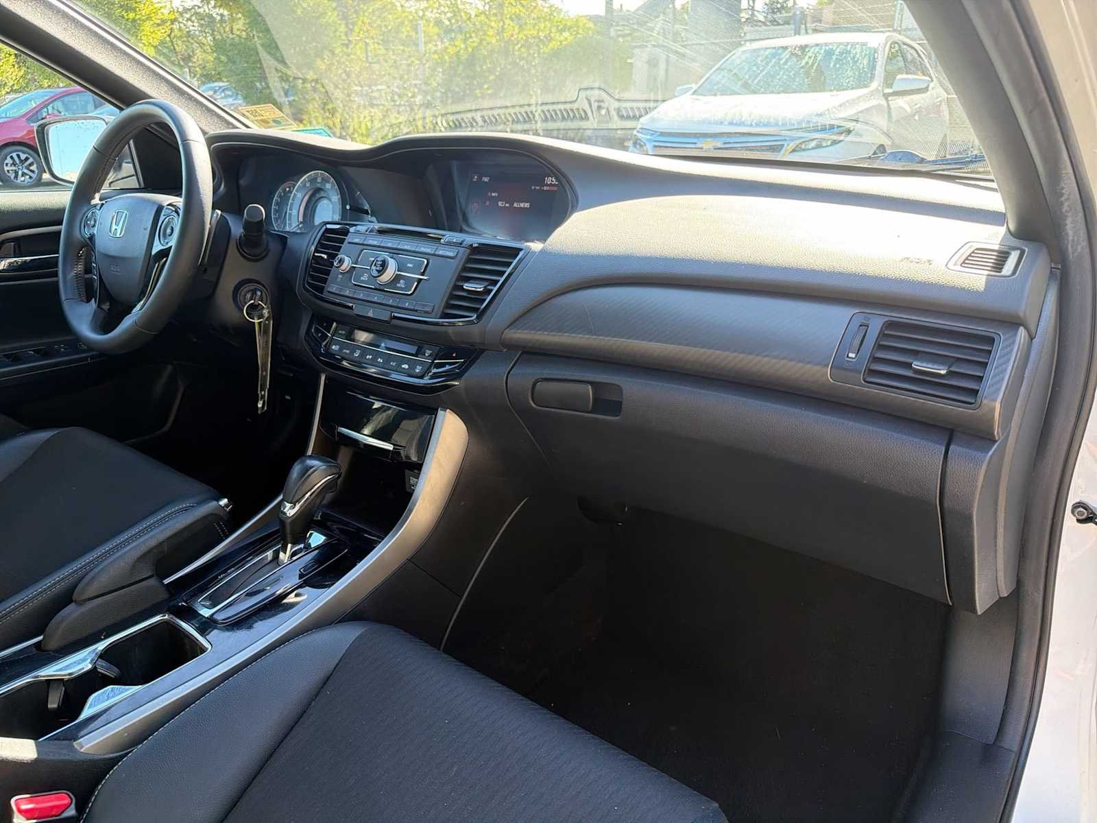Used 2016 White Orchid Pearl Honda Sport image 16